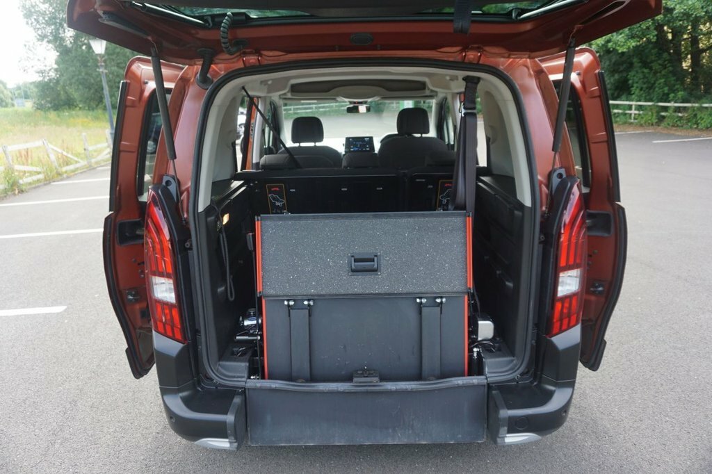 Peugeot Rifter 1.5 Bluehdi 100 Active Brown #7