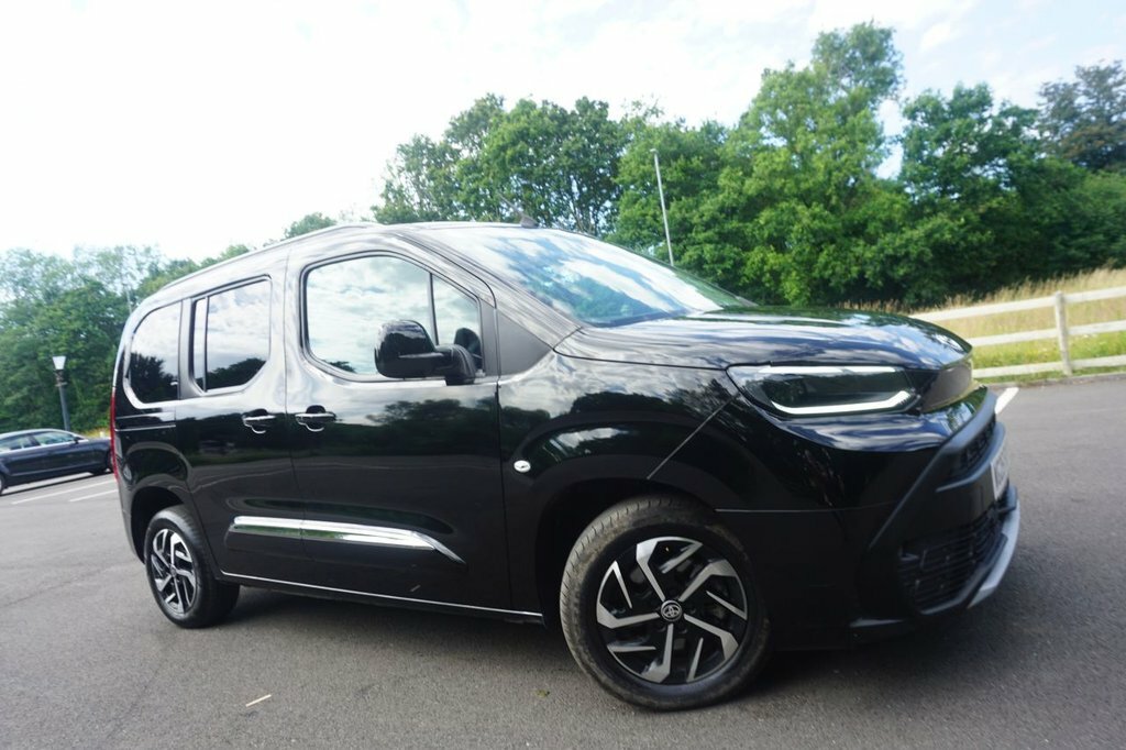Toyota Proace City Mpv Black #2