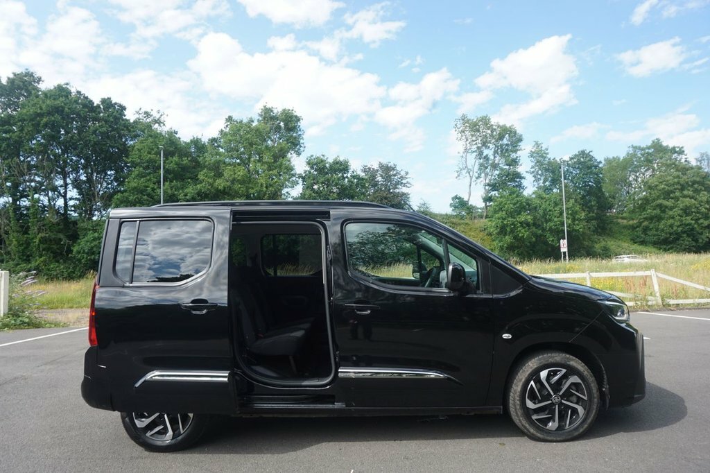Toyota Proace City Mpv Black #3