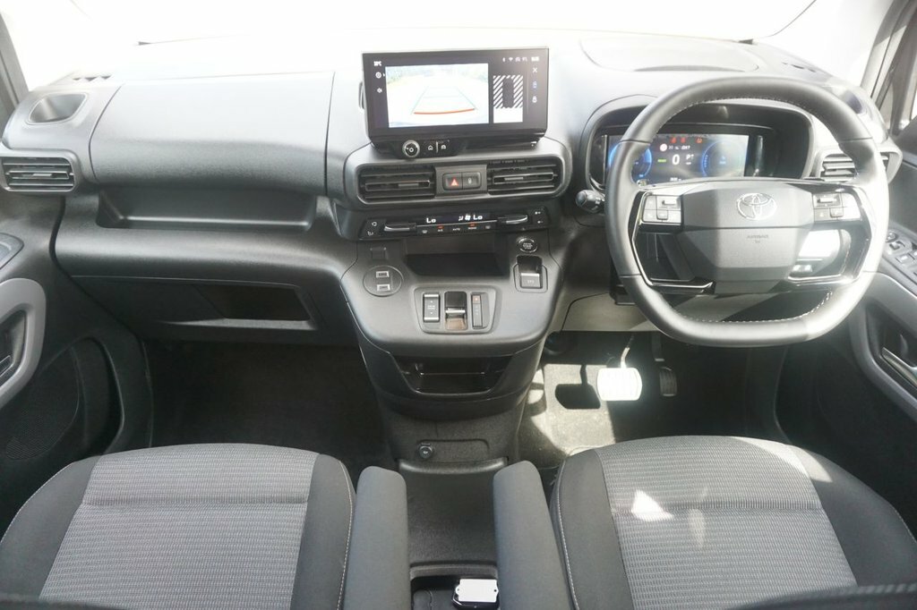 Toyota Proace City Active Silver #15