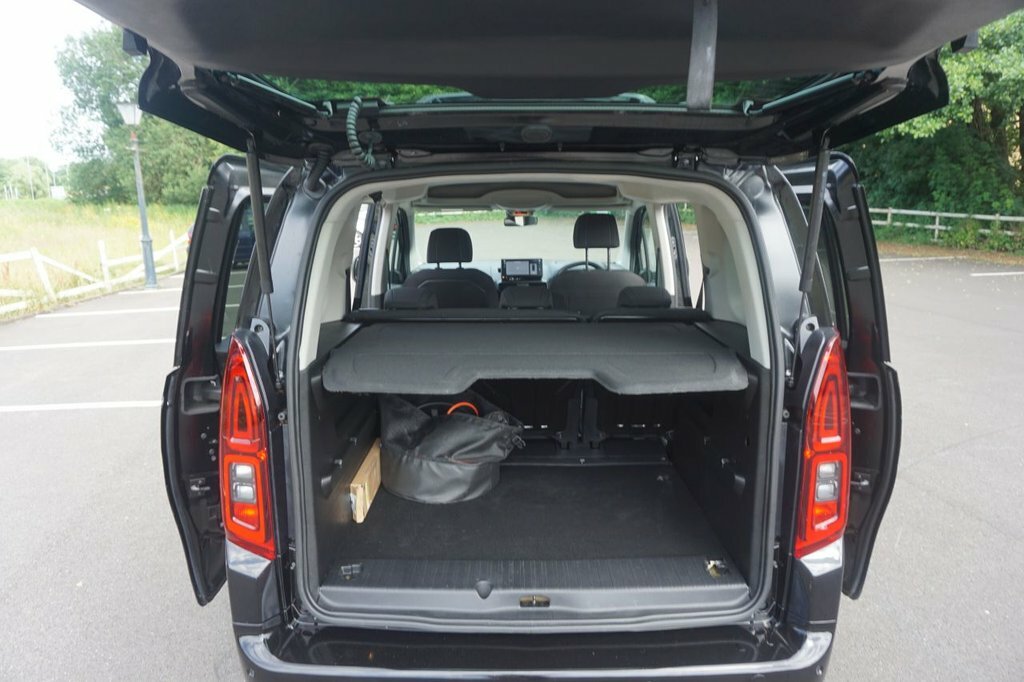 Toyota Proace City Active Silver #10