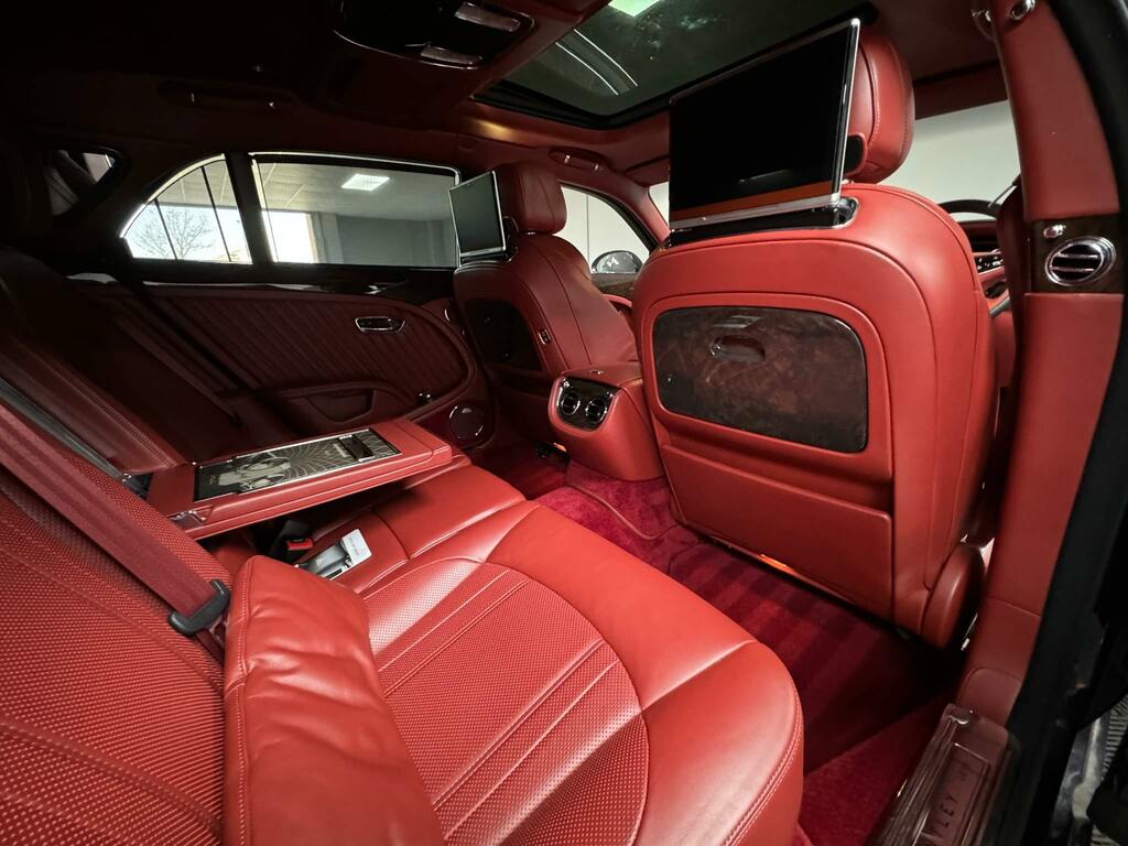 Bentley Mulsanne Saloon  #82