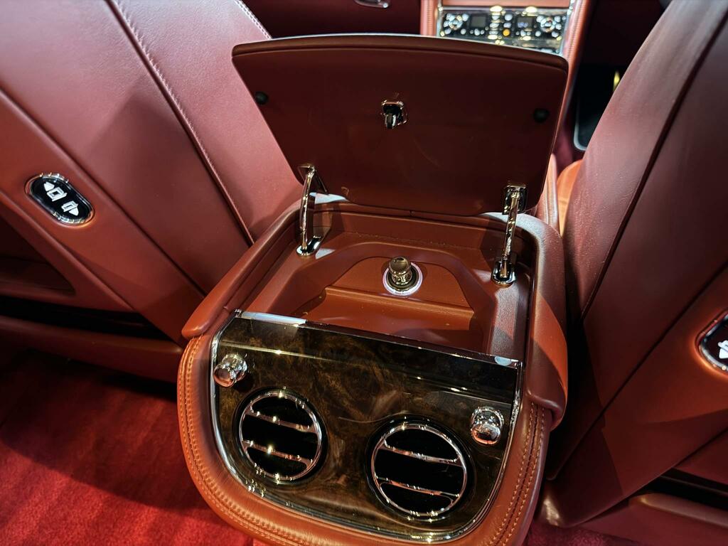 Bentley Mulsanne Saloon  #34
