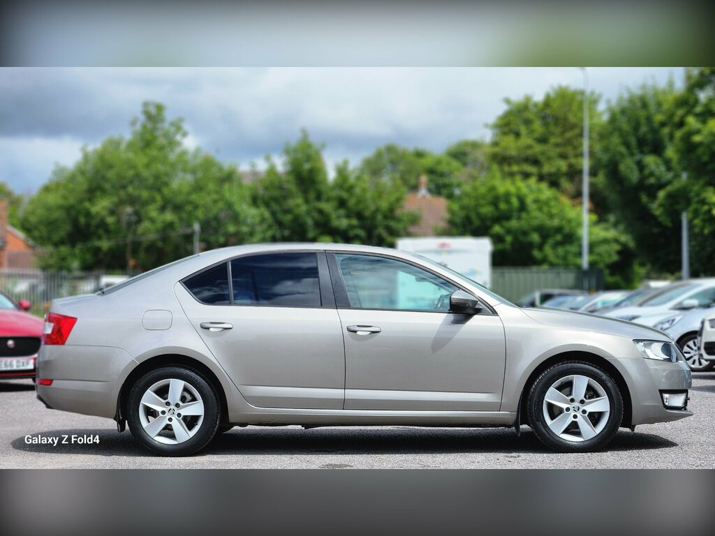 Skoda Octavia 2.0 Tdi Se Hatchback Euro 6 Ss Beige #4