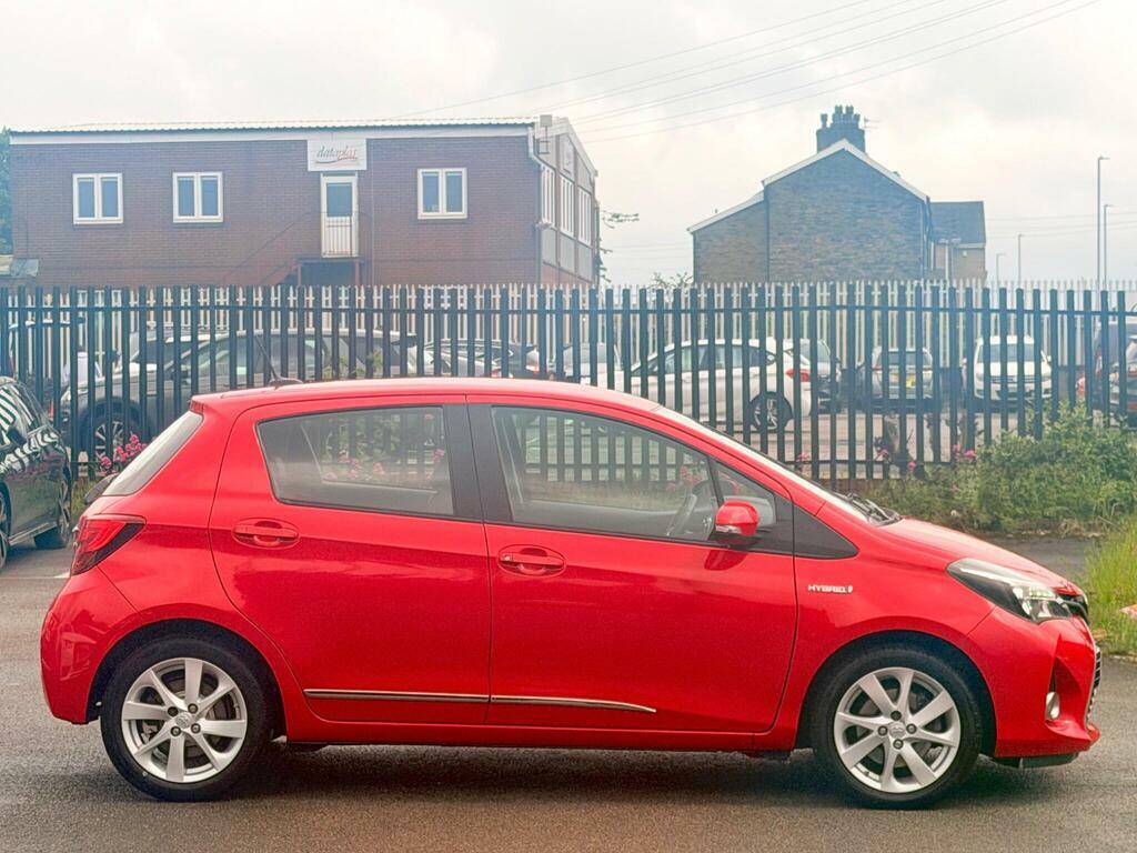 Toyota Yaris 1.5 Vvt-h Excel E-cvt Euro 6 Red #4