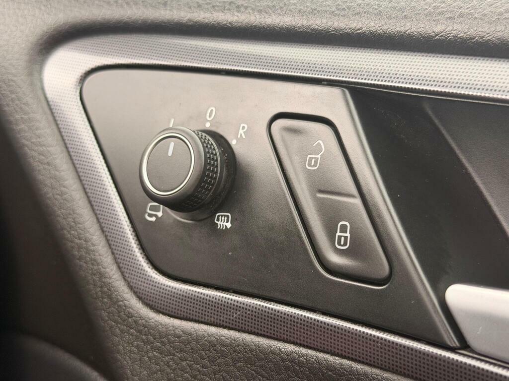 Volkswagen Golf Gt Tdi Bluemotion Technology White #40