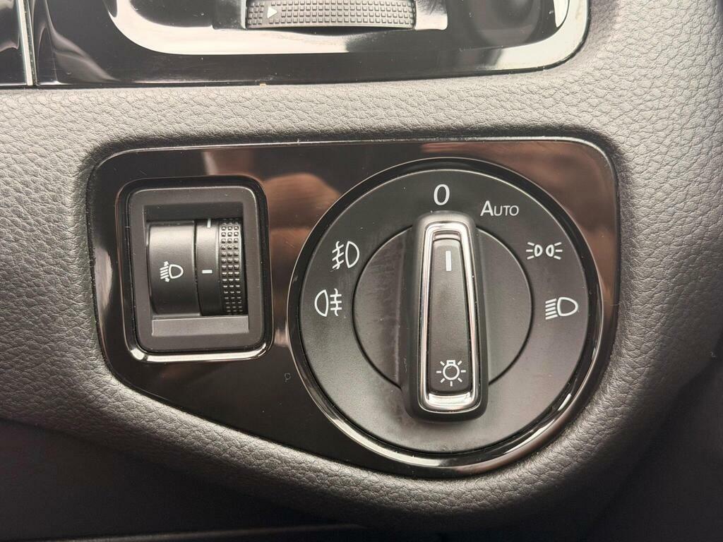 Volkswagen Golf Gt Tdi Bluemotion Technology White #39