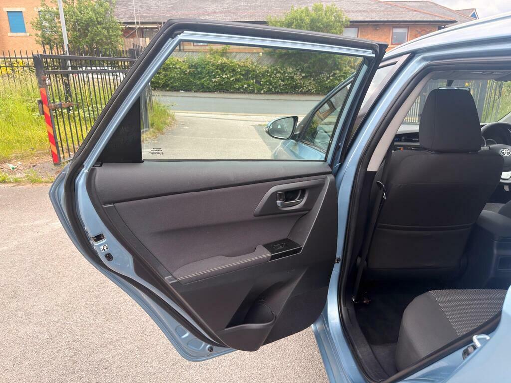 Toyota Auris 2013 1.6 Excel Valvematic 130 Bhp Blue #15