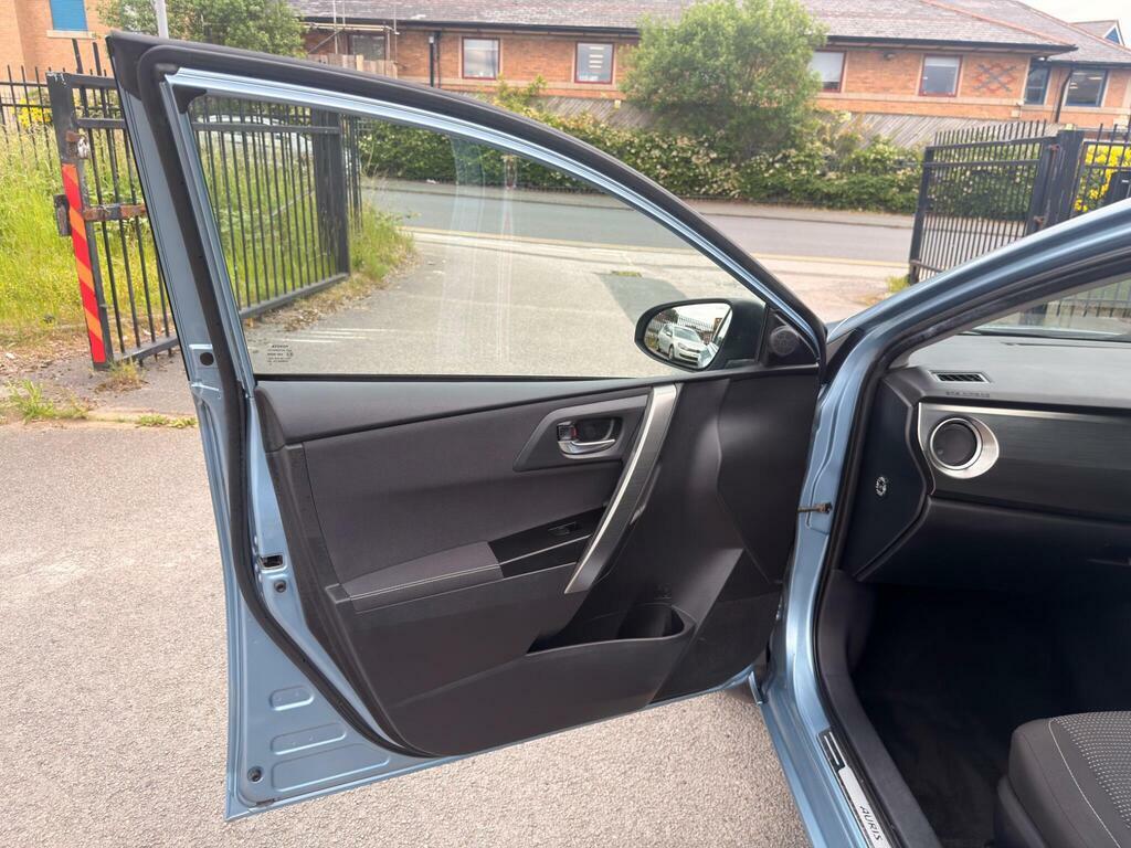Toyota Auris 2013 1.6 Excel Valvematic 130 Bhp Blue #12