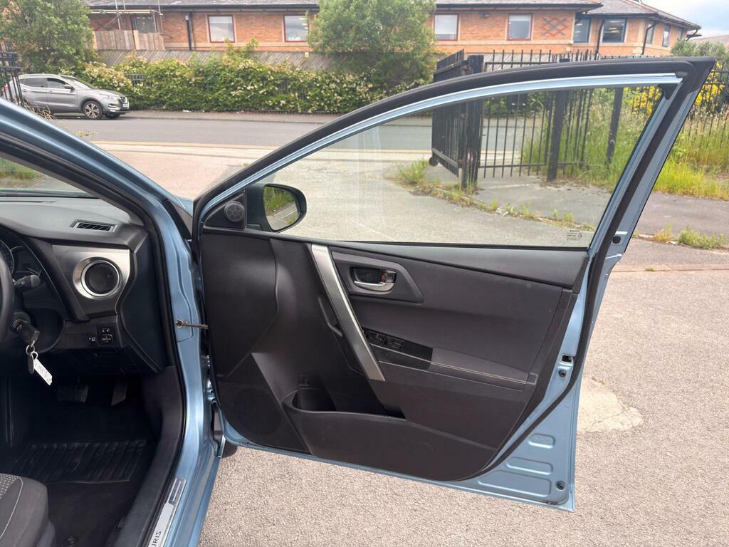 Toyota Auris 2013 1.6 Excel Valvematic 130 Bhp Blue #9