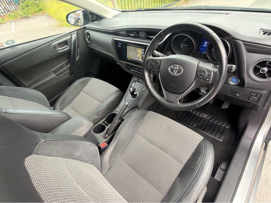 Toyota Auris 1.2T Icon Black #13