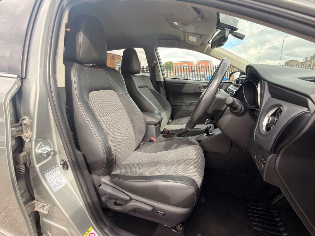 Toyota Auris 1.2T Icon Black #14