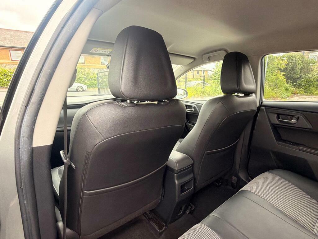 Toyota Auris 1.2T Icon Black #19