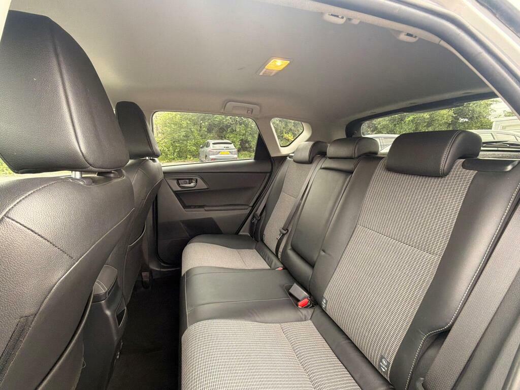 Toyota Auris 1.2T Icon Black #21
