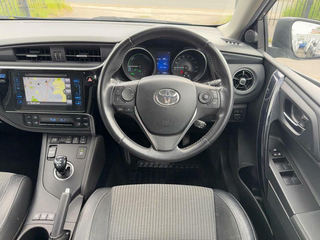 Toyota Auris 1.2T Icon Black #11