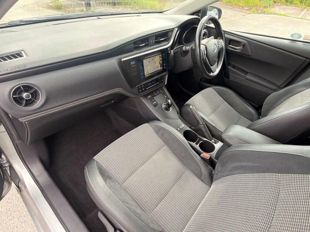 Toyota Auris 1.2T Icon Black #16
