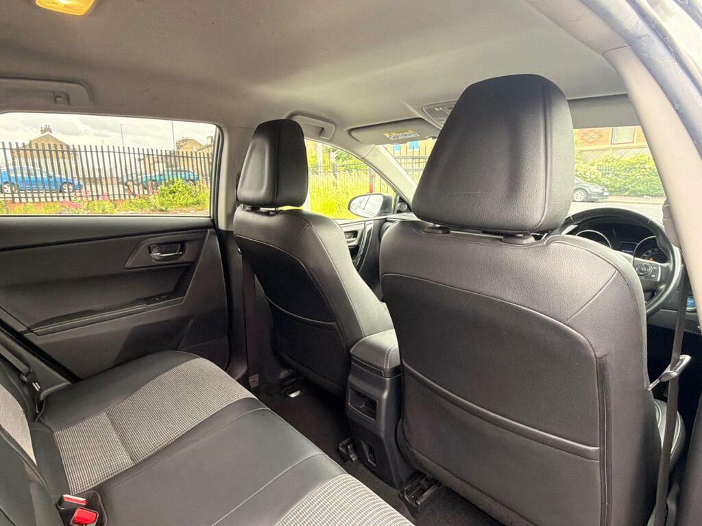 Toyota Auris 1.2T Icon Black #23