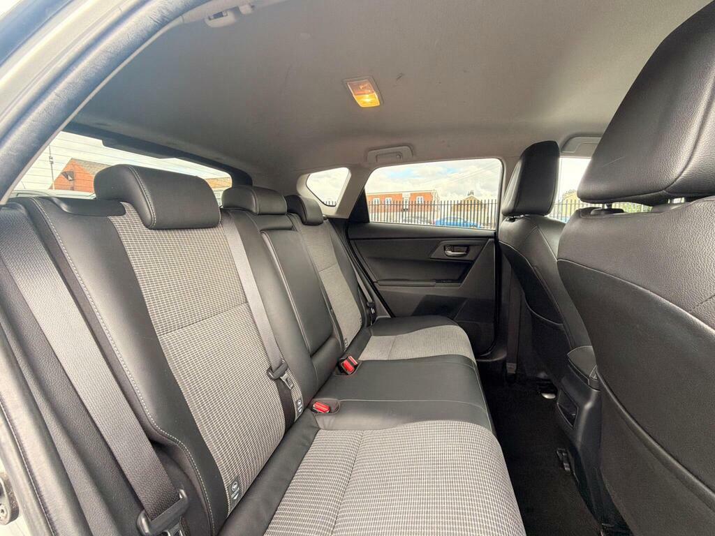 Toyota Auris 1.2T Icon Black #25