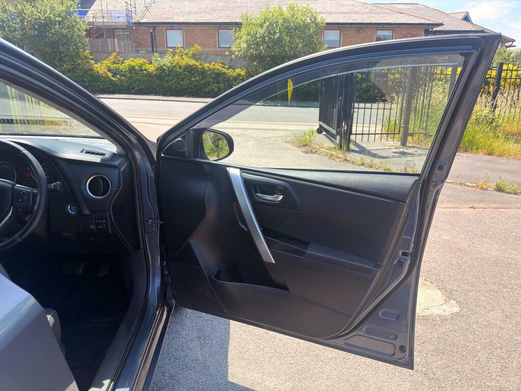Toyota Auris 1.6 D-4d Excel 110 Bhp Blue #11