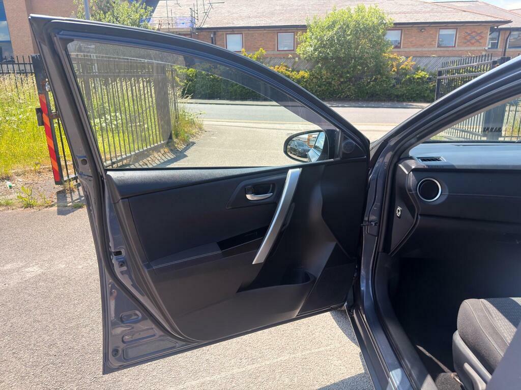 Toyota Auris 1.6 D-4d Excel 110 Bhp Blue #14
