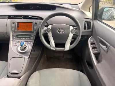 Toyota Prius 1.8 10Th Anniversary Vvt-i 99 Bhp Black #11