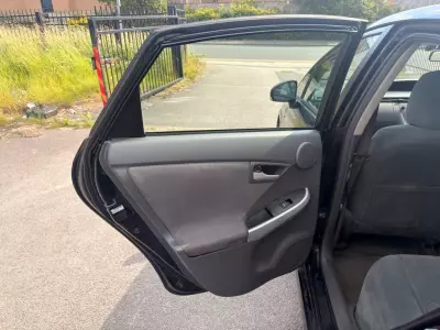 Toyota Prius 1.8 10Th Anniversary Vvt-i 99 Bhp Black #19