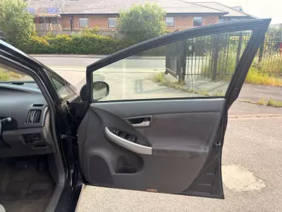Toyota Prius 1.8 10Th Anniversary Vvt-i 99 Bhp Black #12