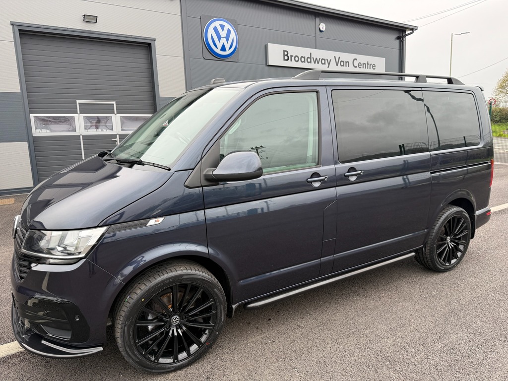 Volkswagen Transporter Shuttle 2.0 Tdi Se 150 7 Speed Dsg Swb In Starlight B Blue