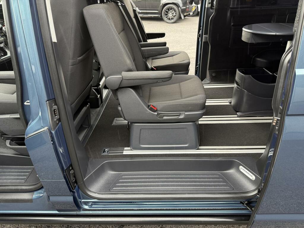 Volkswagen Caravelle 2.0 Tdi Bluemotion Tech Executive Mpv D Grey #12