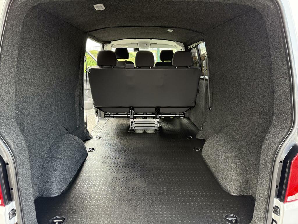 Volkswagen Transporter 2.0 Tdi 150 6 Speed 5 Seat Kombi White #3