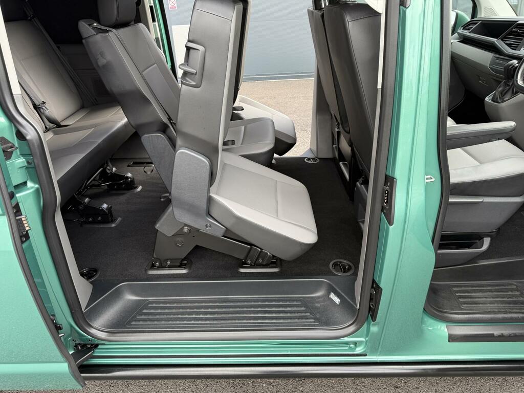 Volkswagen Transporter Shuttle Se Grey #12