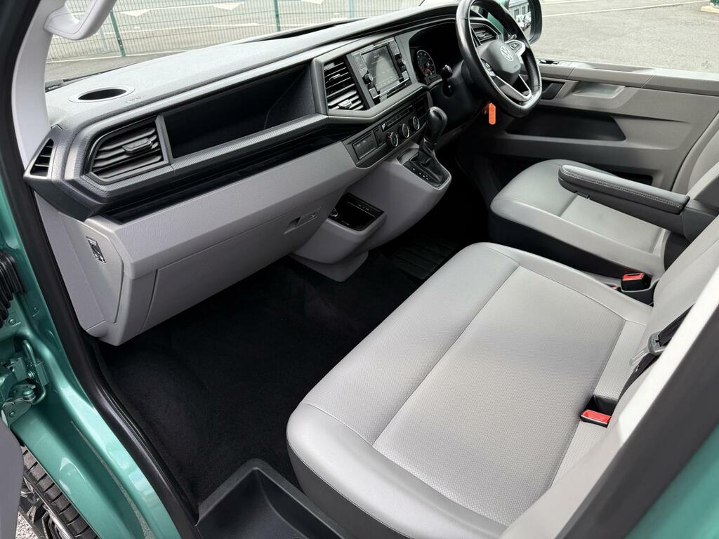 Volkswagen Transporter Shuttle Se Grey #24
