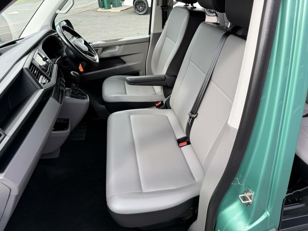 Volkswagen Transporter Shuttle Se Grey #18