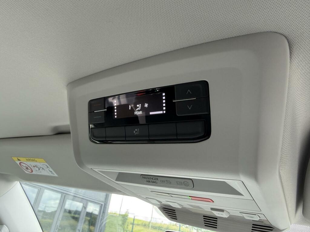 Volkswagen Transporter Shuttle Se Grey #23
