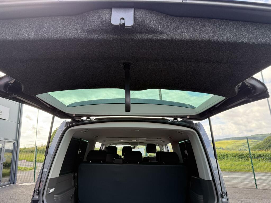 Volkswagen Transporter Shuttle Shuttle Se Tdi Black #14