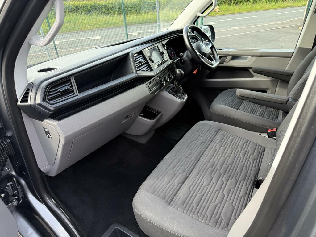 Volkswagen Transporter Shuttle Shuttle Se Tdi Black #19
