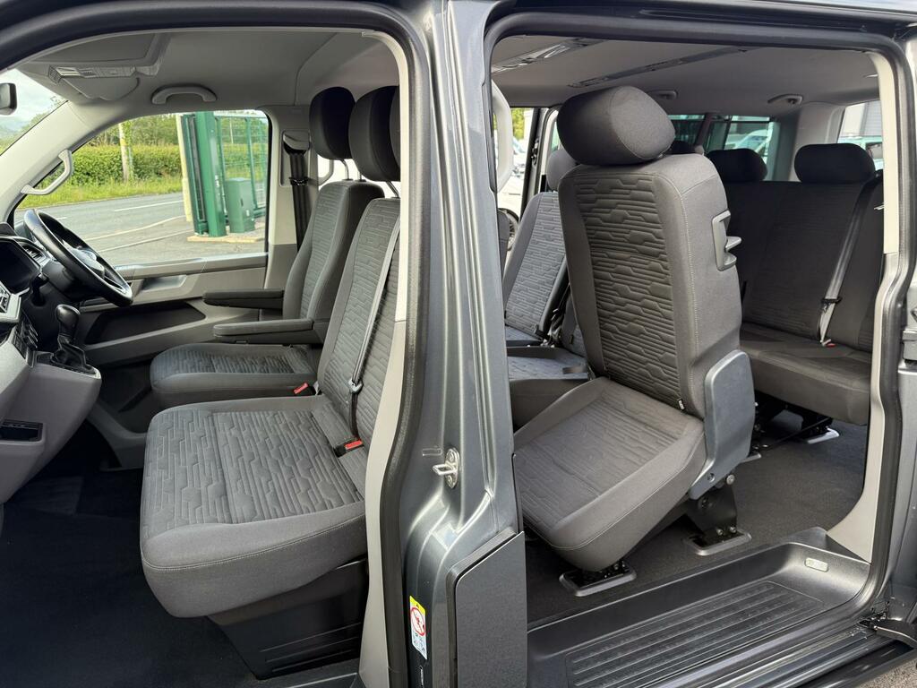 Volkswagen Transporter Shuttle Shuttle Se Tdi Black #21