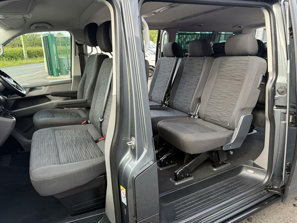 Volkswagen Transporter Shuttle Shuttle Se Tdi Black #20