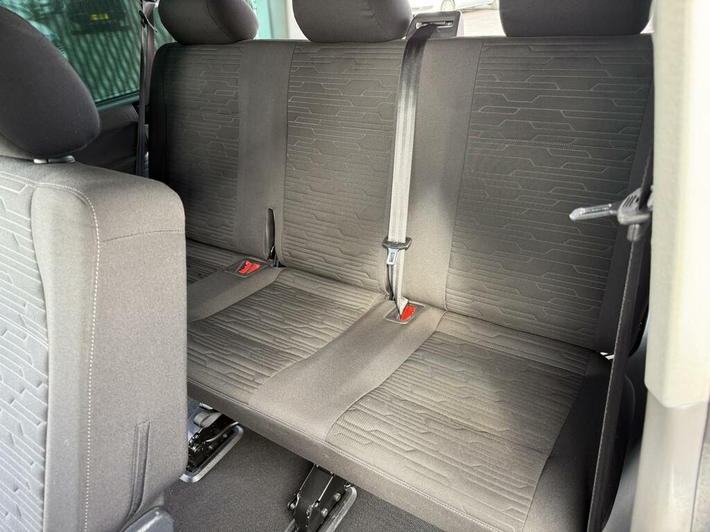 Volkswagen Transporter Shuttle Shuttle Se Tdi Black #12