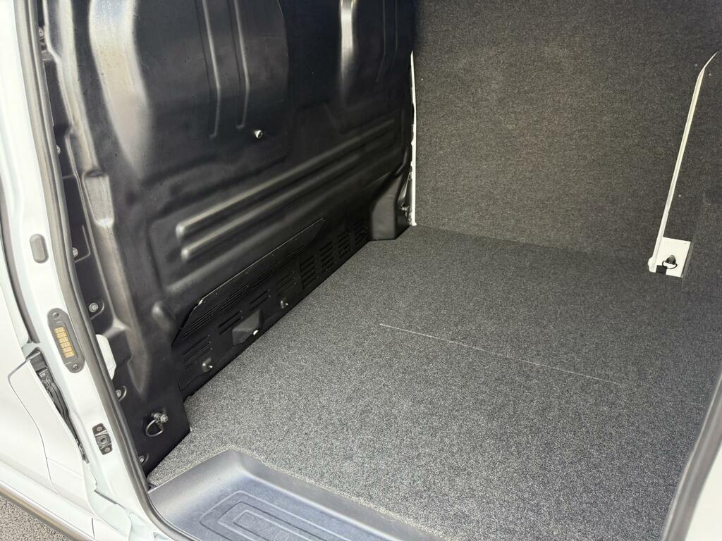 Volkswagen Transporter 2.0 Tdi T7 110 6 Speed Commerce Plus Panel Van KY25TVM White #4