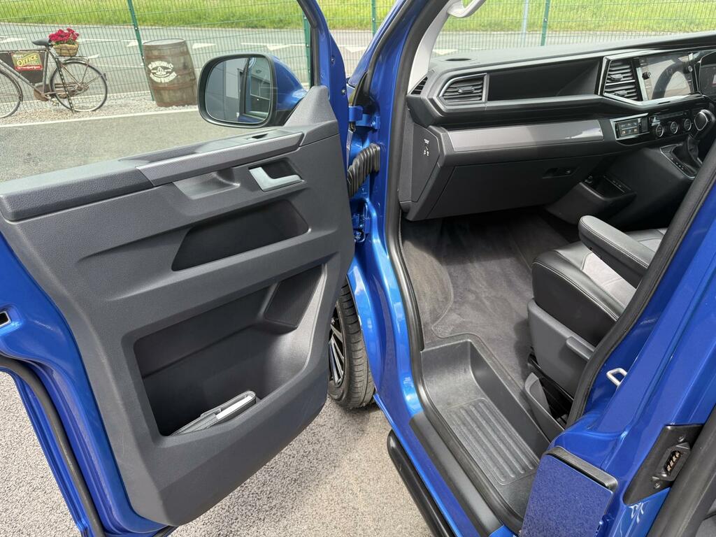 Volkswagen Caravelle Caravelle Executive Tdi Red #19