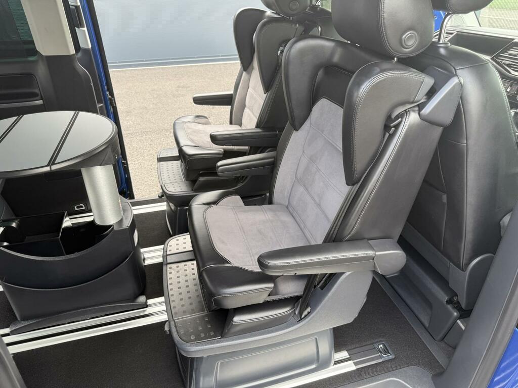 Volkswagen Caravelle 2.0 204 7 Speed Dsg Bitdi Executive 4Motion M Blue #3