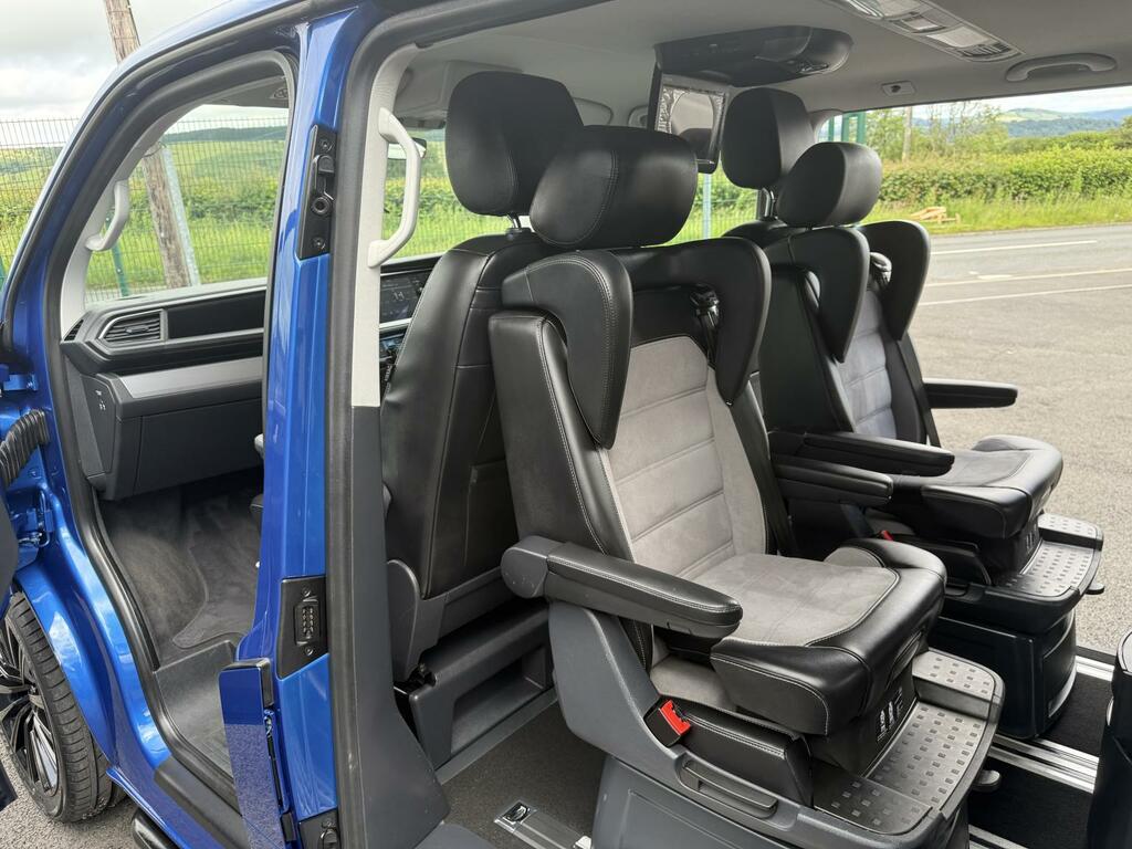 Volkswagen Caravelle Caravelle Executive Tdi Red #17