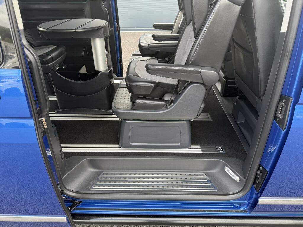Volkswagen Caravelle Caravelle Executive Tdi Red #16
