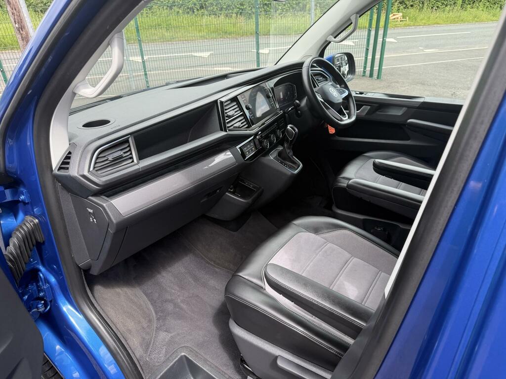 Volkswagen Caravelle Caravelle Executive Tdi Red #21