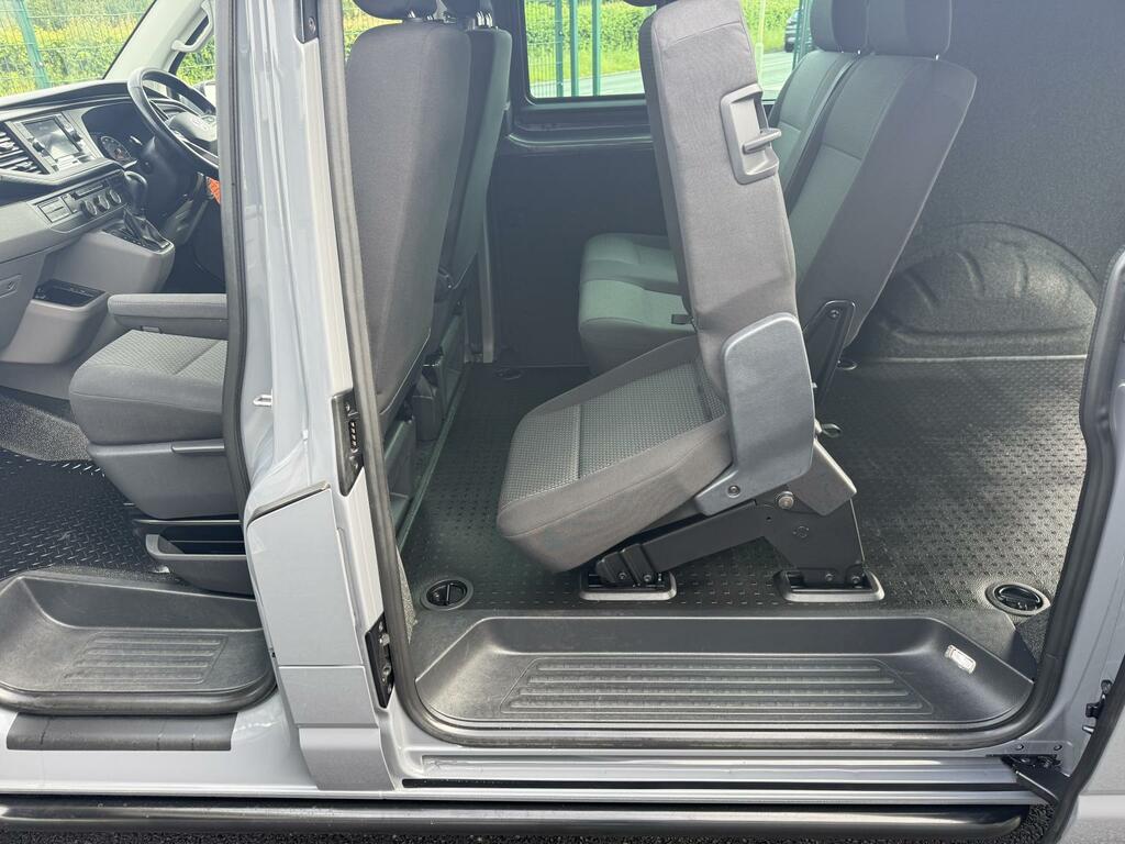 Volkswagen Transporter 2.0 Tdi 150 7 Speed Dsg 5 Seat Kombi Highline Grey #4