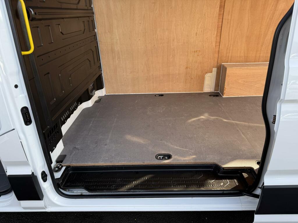 Volkswagen Crafter 2.0 Tdi Cr35 140 6 Speed Commerce Plus Panel Van 5 White #4