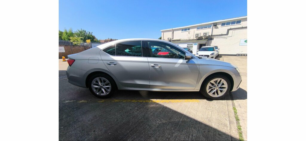 Skoda Octavia 1.5 Tsi Act Se L MT70OVX Silver #5