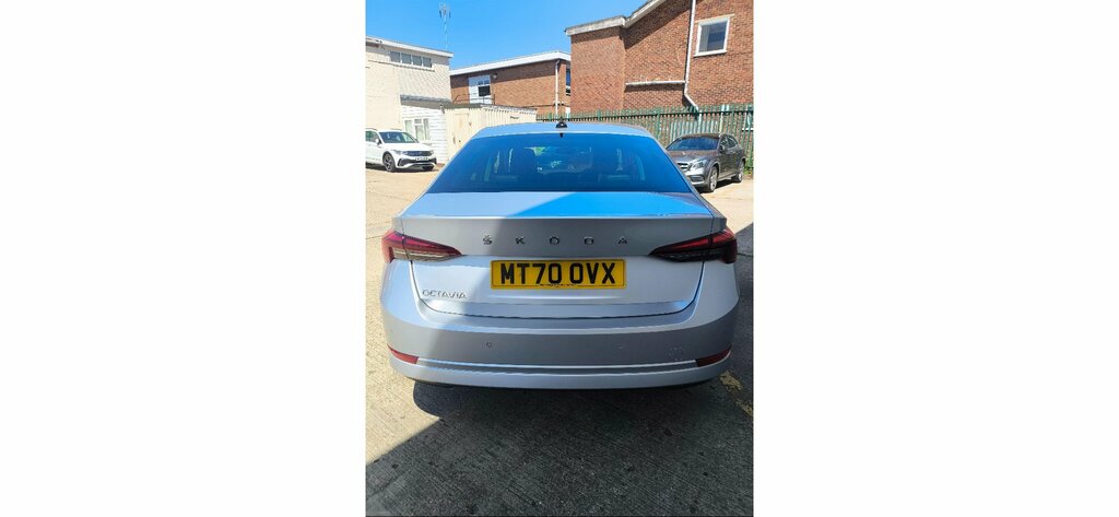 Skoda Octavia 1.5 Tsi Act Se L MT70OVX Silver #3