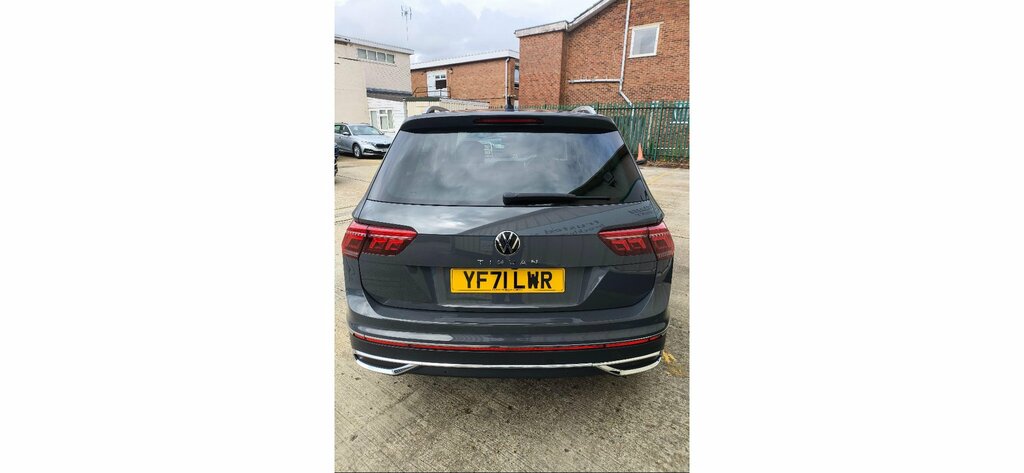 Volkswagen Tiguan 2.0 Tdi Elegance Dsg Euro YF71LWR Grey #3